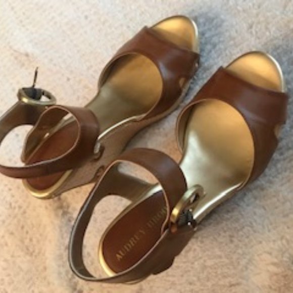 Audrey Brooke Brown Leather Wedge Sandals SZ 6.5M - Picture 1 of 5
